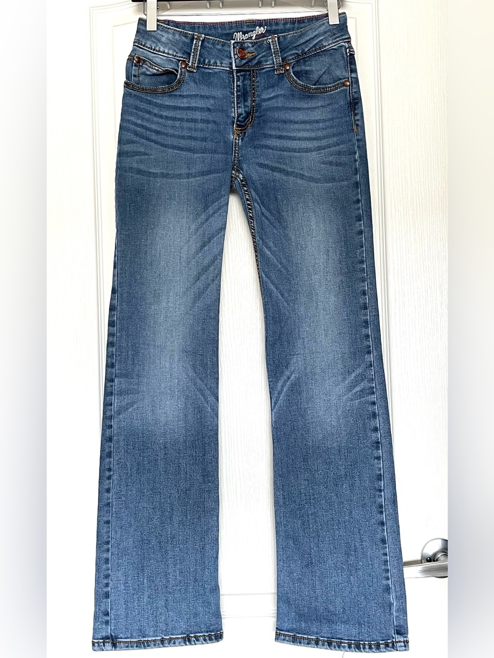 Wrangler Retro Mae Mid-Rise Bootcut Jeans Medium Wash Blue Denim 3x32 Whiskering